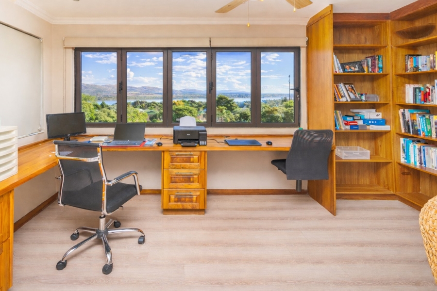 3 Bedroom Property for Sale in Caribbean Beach Club North West